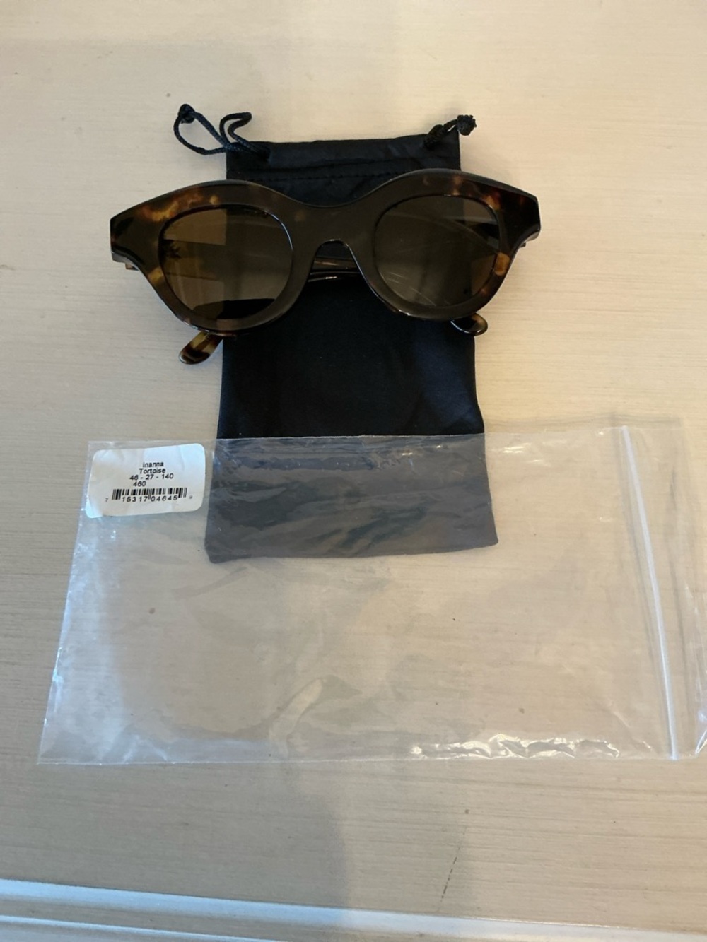 Authentic, Vera Wang Tortoiseshell Round Sunglasses with Brown Lenses - Picture 11 of 12